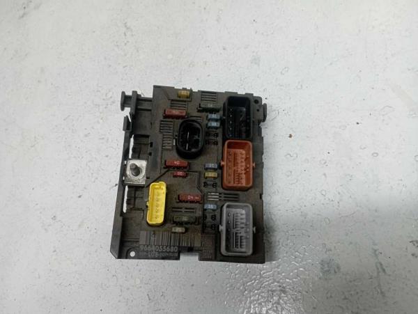 BOITIER ELECTRONIQUE CITROEN / PEUGEOT L8 - Vue 1